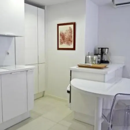 アパート Sleeps 6 Air Con Wifi
