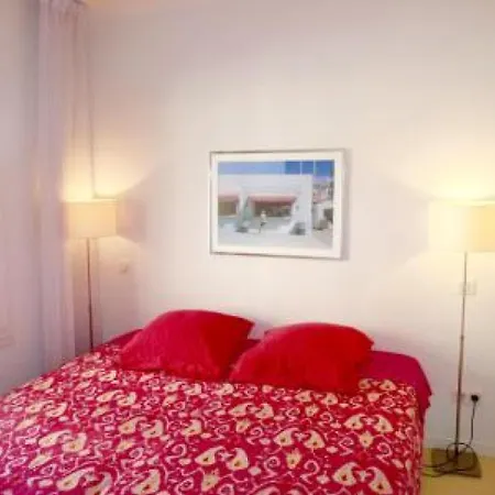 Sleeps 6 Air Con Wifi カンヌ