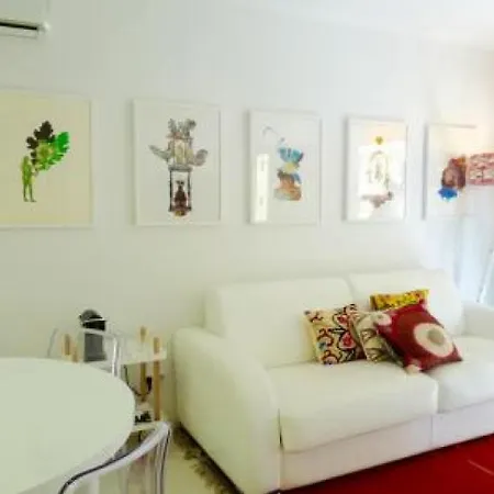 Sleeps 6 Air Con Wifi