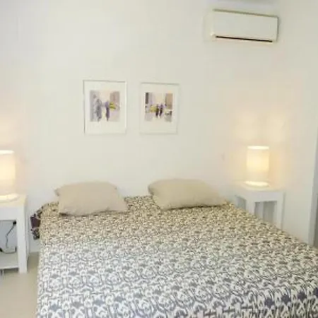 Sleeps 6 Air Con Wifi